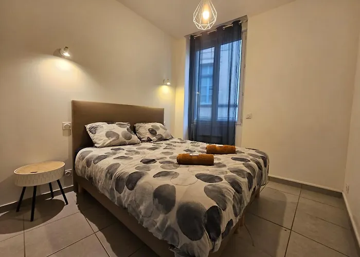 Le Contemporain-2 Chambres-Vue Eglise Saint Paul